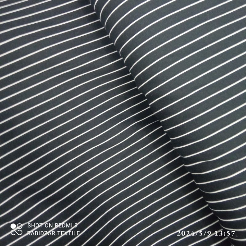 KAIN KATUN RAYON PREMIUM GARMENT MOTIF SALUR PUTIH DASAR HITAM