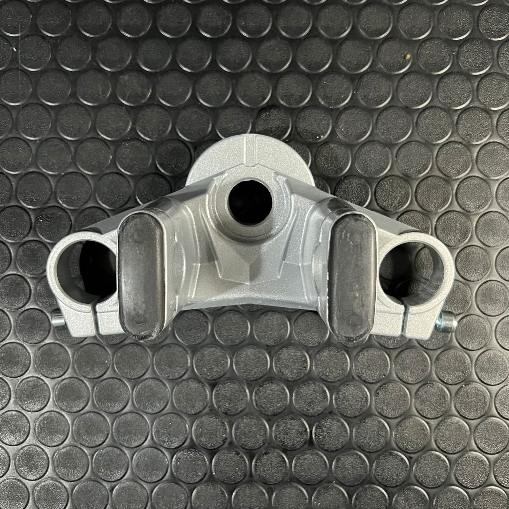 SEGITIGA ATAS VIXION OLD/VIXION 2016 SEGITIGA T ATAS YAMAHA VIXION