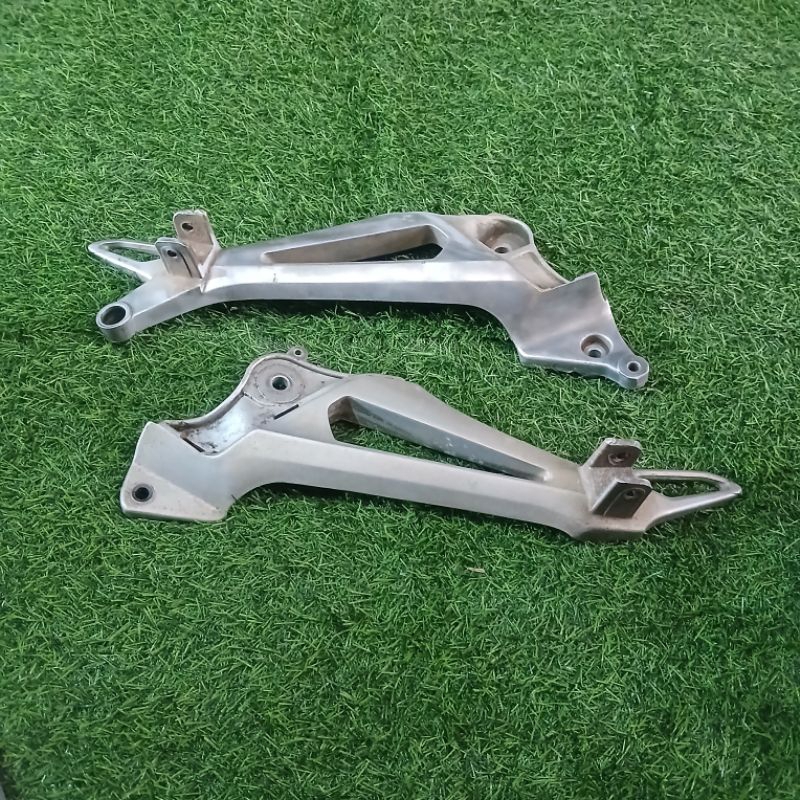 footstep belakang Honda supra x 125 batman ORIGINAL murah