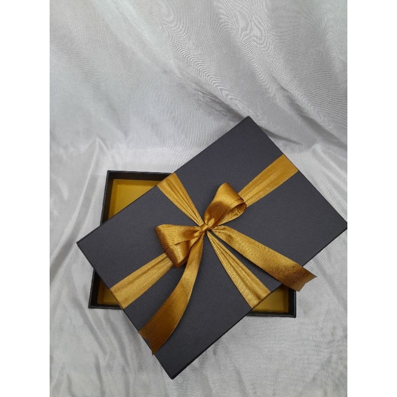 

Gift Box Small + Kotak Hadiah + 22x15x5 cm