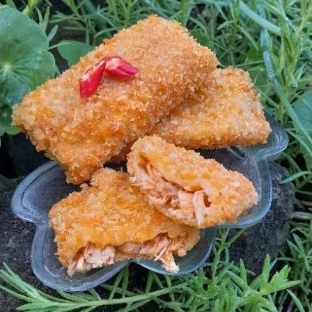 

Risol ayam suwir pedas