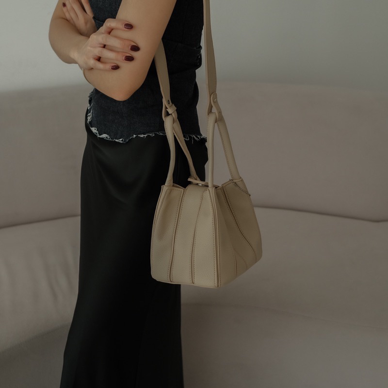 Preloved | DIKAU - MILANO BAG - TAS SELEMPANG WANITA