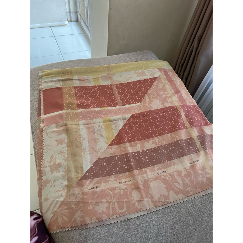 wearing klamby preloved