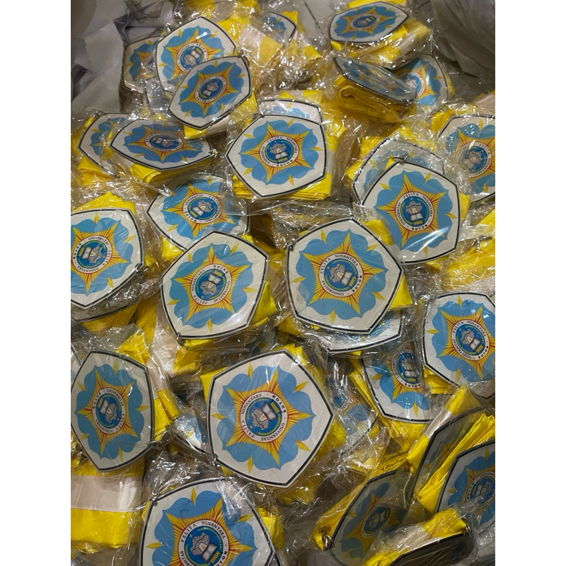 Kalung dan Gordon Wisuda buat baju toga kelulusan aksesoris kain kalung dengan garis warna biru mera