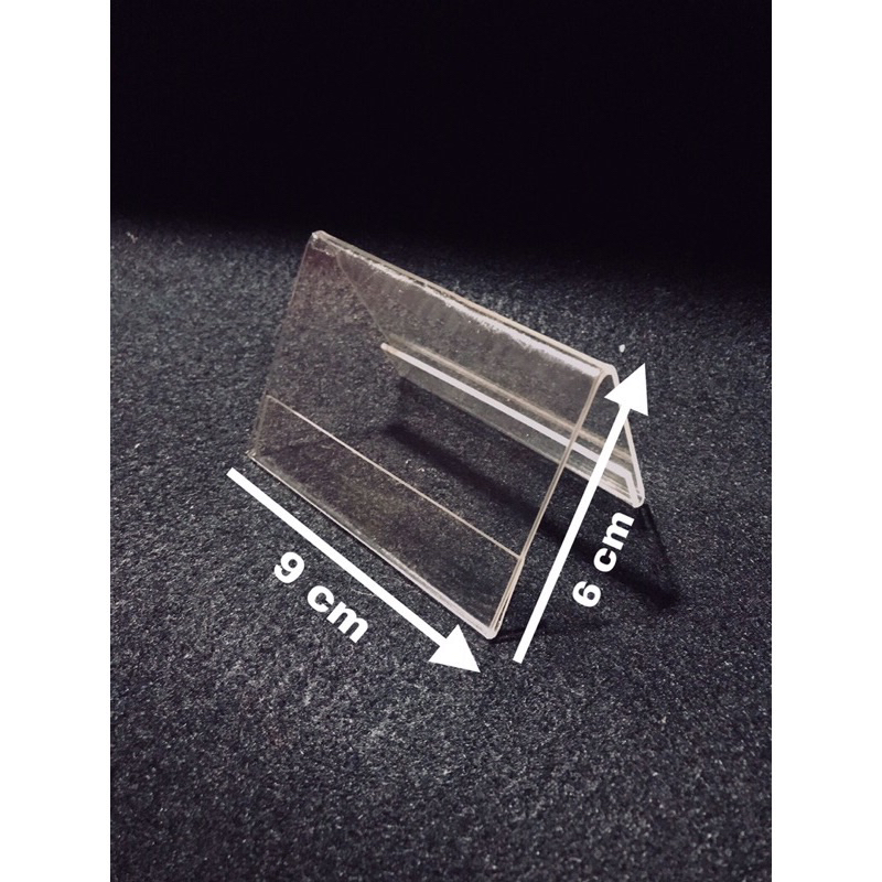 

nomer meja akrilik 6cm x 9cm segitiga 2 sisi