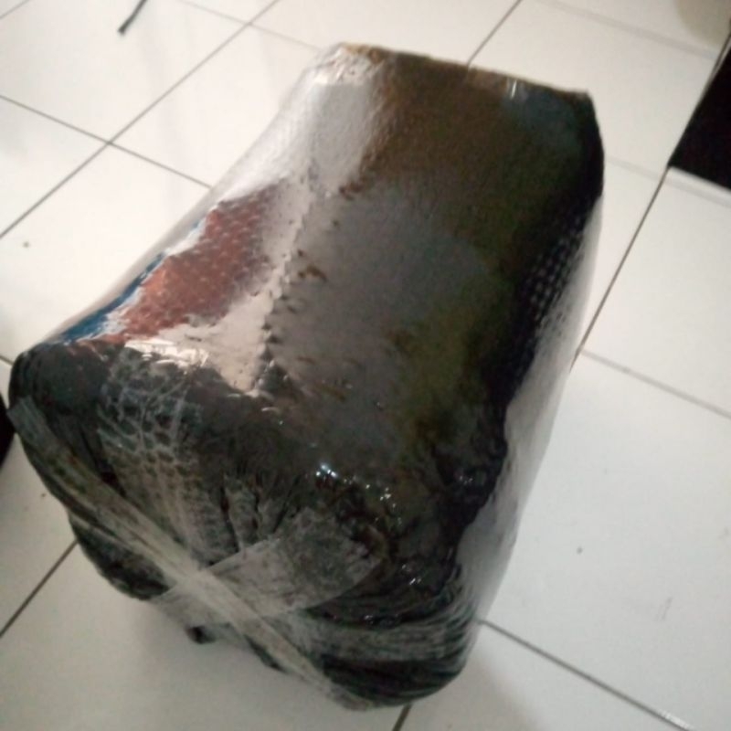 

Bubble wrap untuk packing tambahan agar barang pecah dan sejenis lebih aman sampai ke pembeli