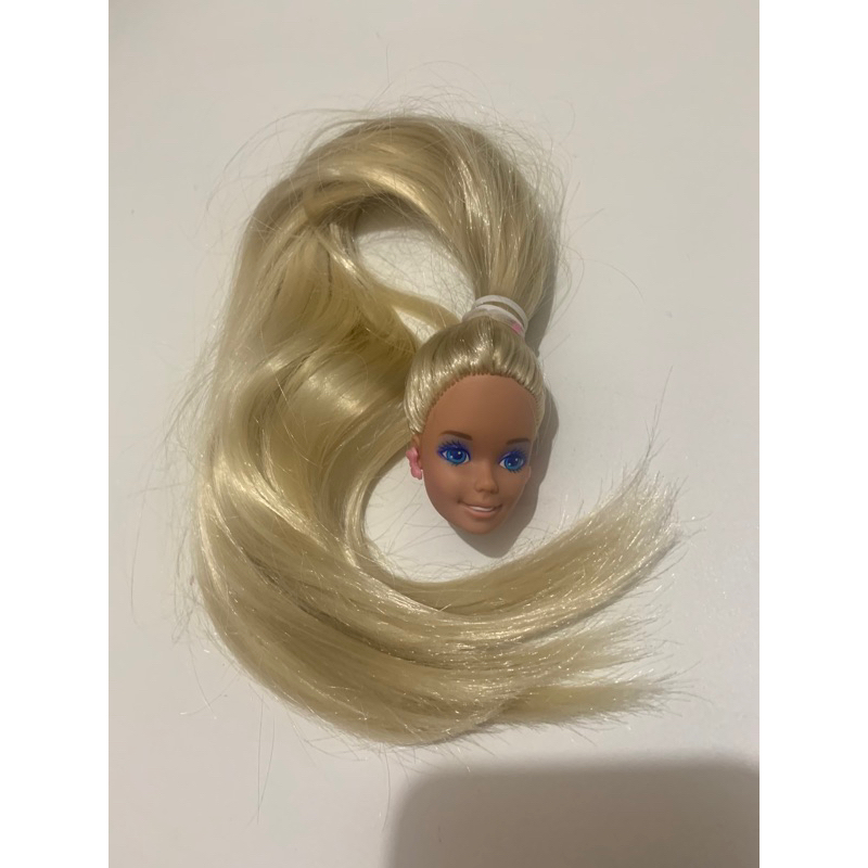 Kepala barbie rambut panjang