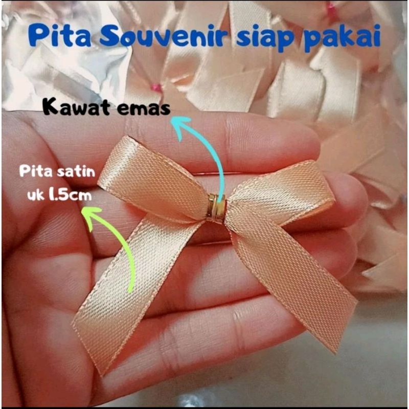 

pita siap tempel. pita souvenir kecil. pita tempel. pita dasi