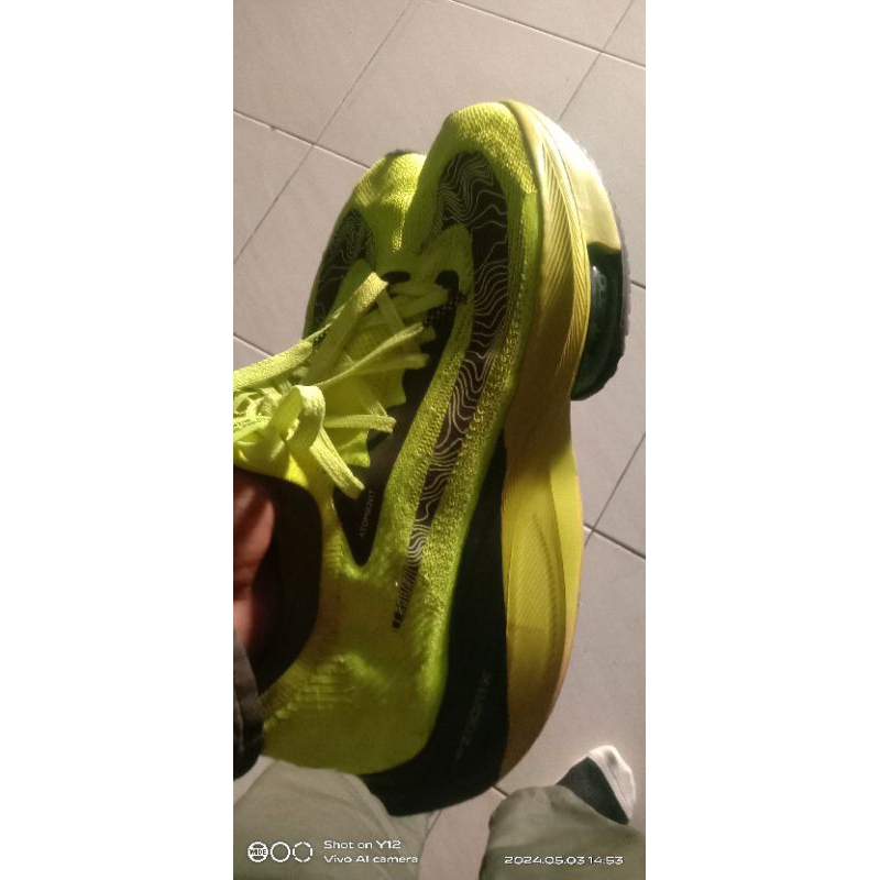 sepatu running alphafly