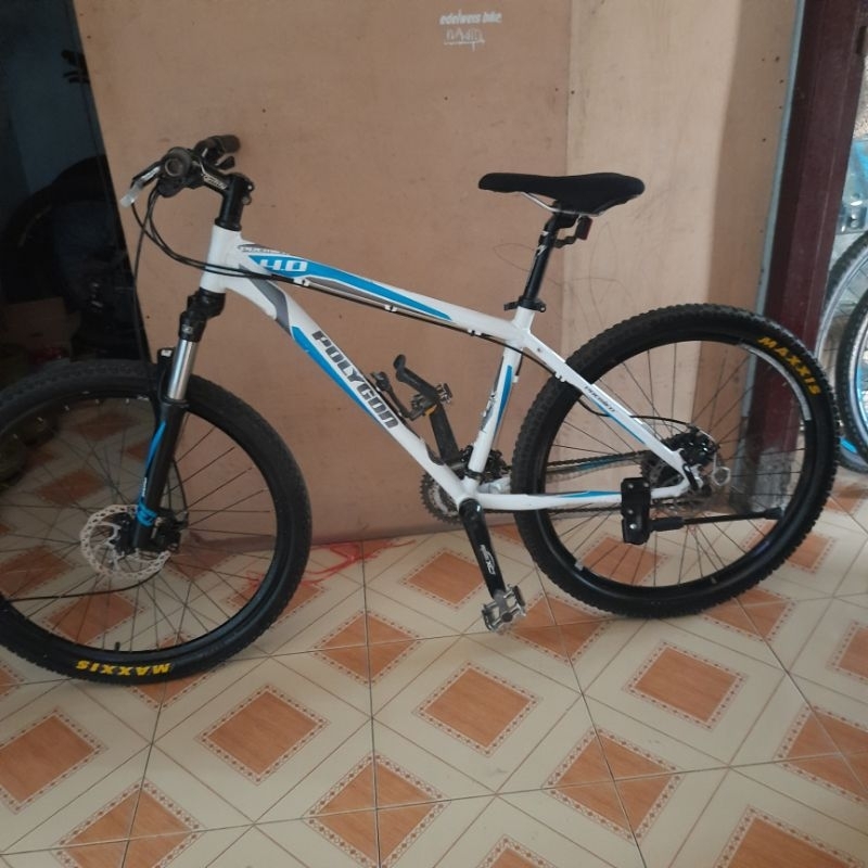 sepeda gunung polygon premier 4 size 26 second