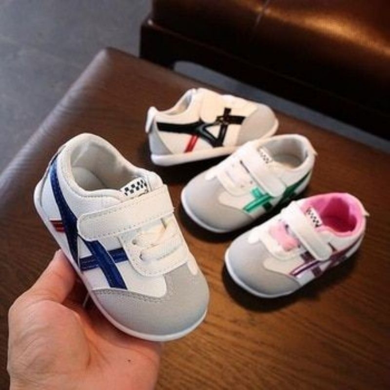sepatu anak bunyi cit-cit sepatu anak laki-laki umur 1 2 tahun/sepatu anak perempuan terbaru sepatu 