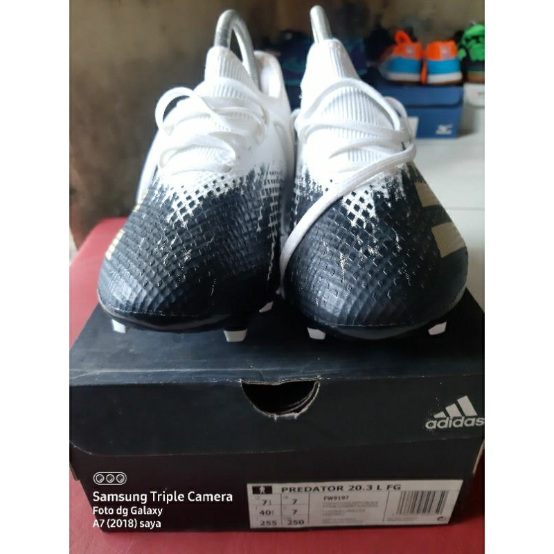 sepatu bola adidas predator