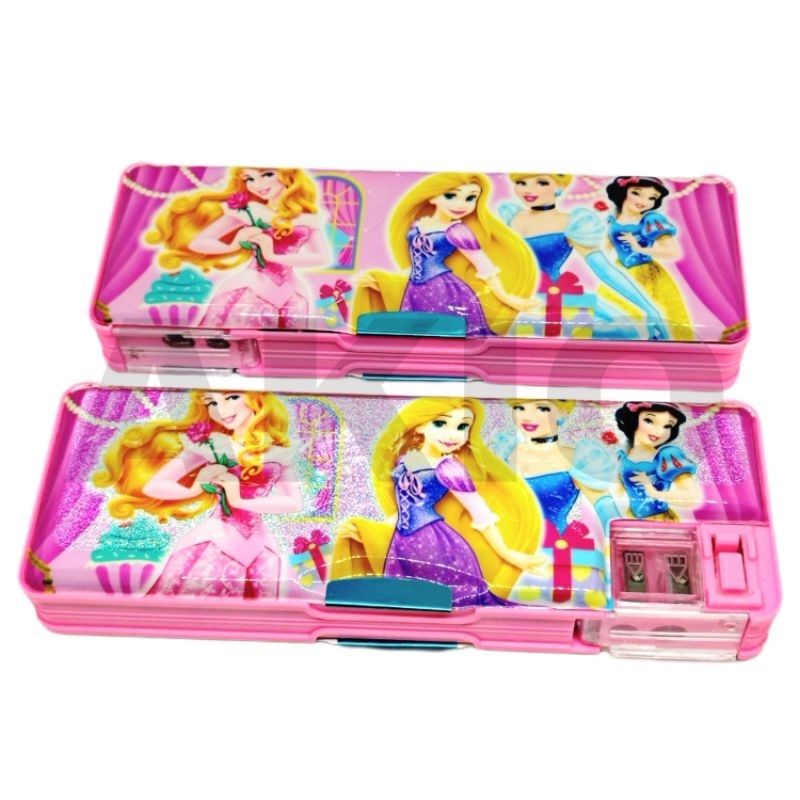 

Tempat Pensil Anak Karakter PRINCESS RAPUNZEL CINDERELLA SNOW WHITE BELLE 2 Sisi MAGNET + 2 Rautan KT-2220