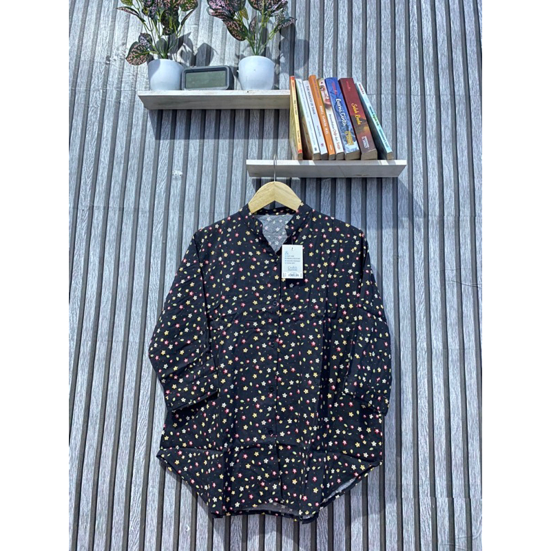 KEMEJA WANITA RAYON BUNGA MOTIF KEKINIAN