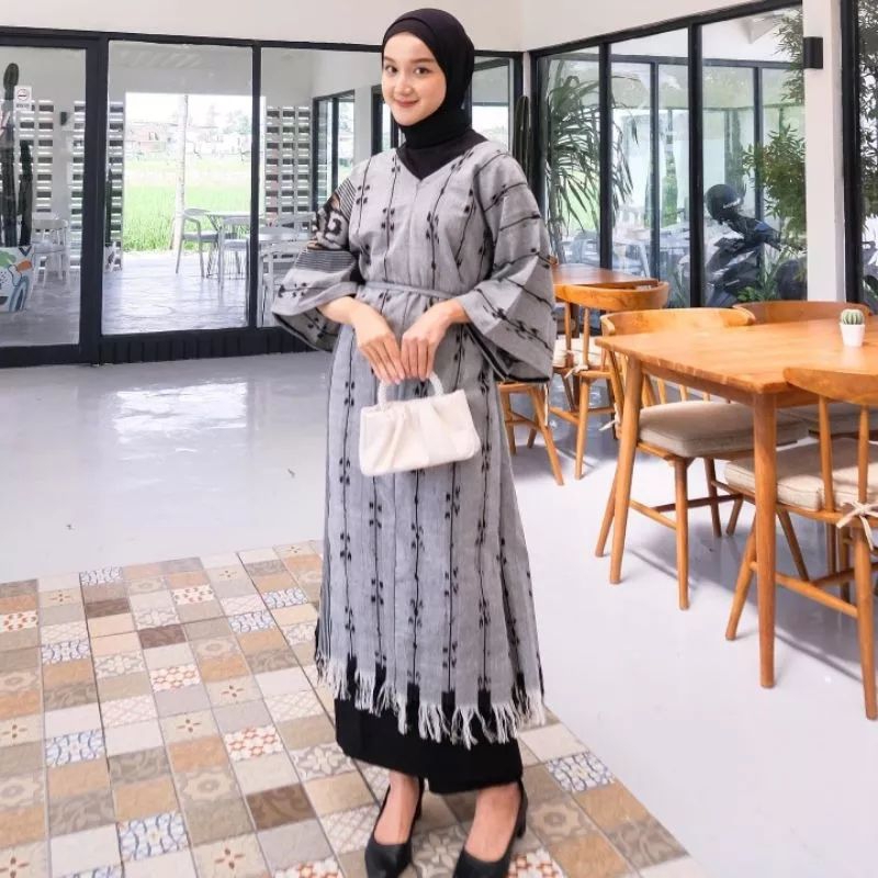 cardigan panjang wanita tenun ikat, batware tenun ikat panjang, kaftan tenun ikat wanita panjang