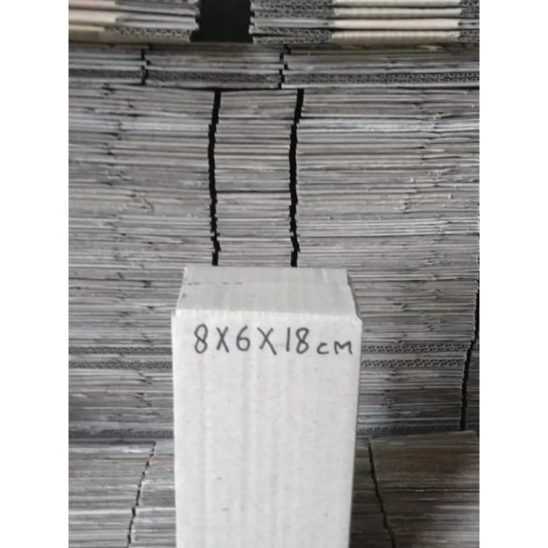 

Kardus packing uk 8×6×18cm