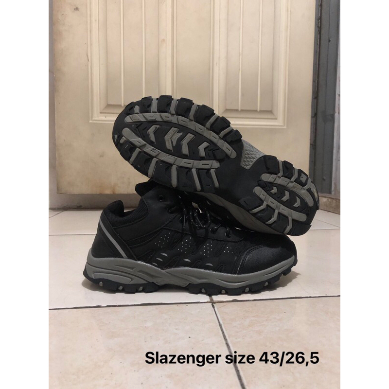 sepatu outdoor slazenger  size 43 second original