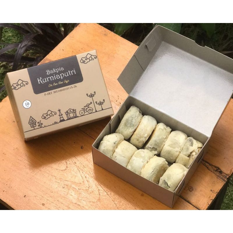 

BakpiaKumbuHitam