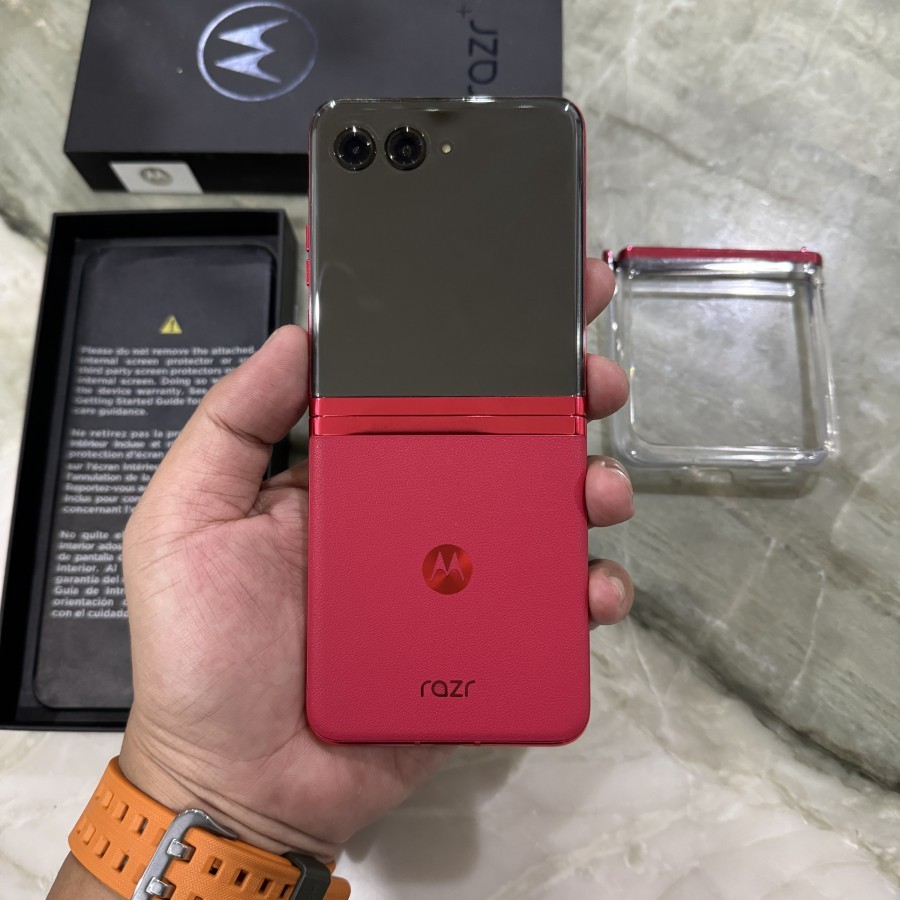 Motorola Razr 40 Ultra 5G 8GB 256GB Global Version Viva Magenta Pajak resmi