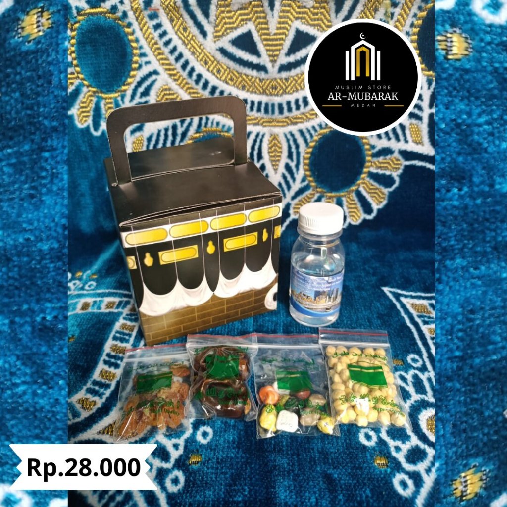 

Paket oleh oleh haji dan umroh dus kotak kabah air zamzam botol