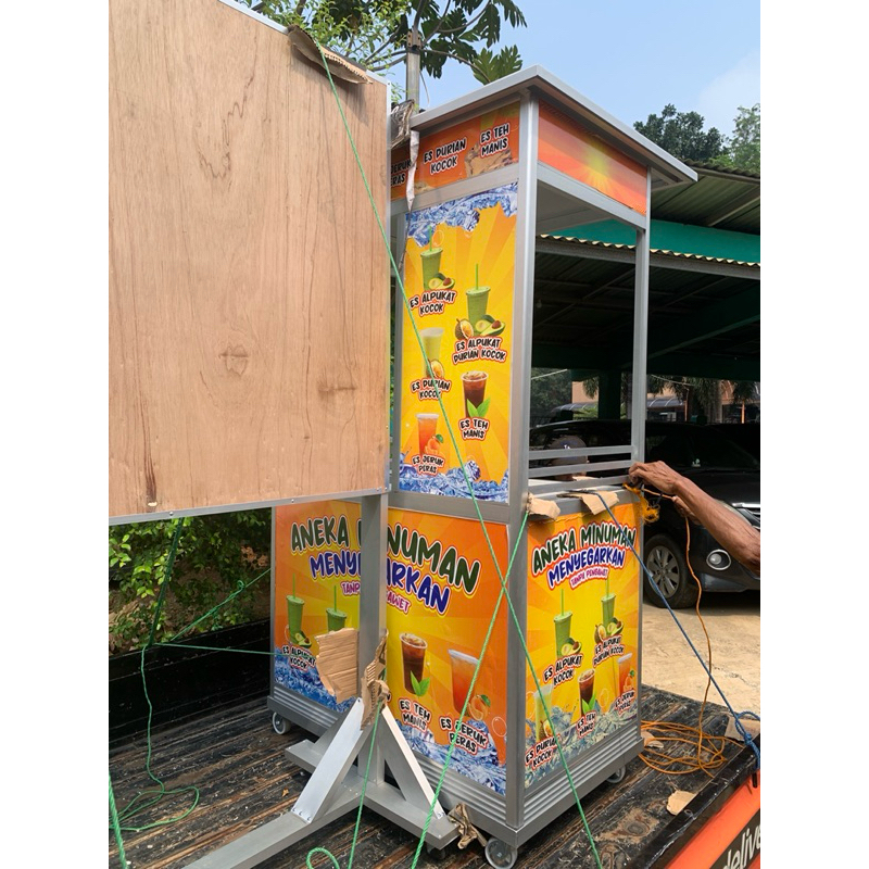 Etalase / Gerobak Alumunium Dagang Minuman / Jus Berikut Stiker dan Pasang