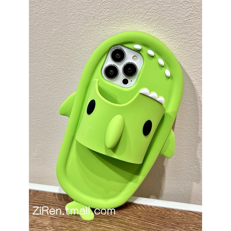 CASE CASING HP IPHONE HIJAU SENDAL HIU [BACA DESK]