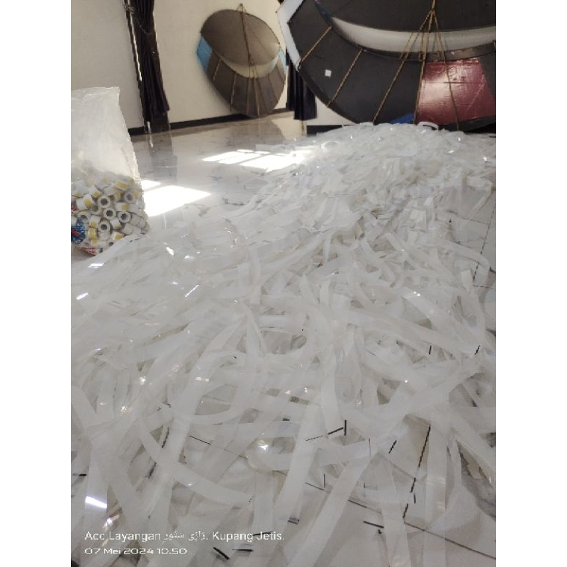 Mika Film, carbon, Layangan sawangan