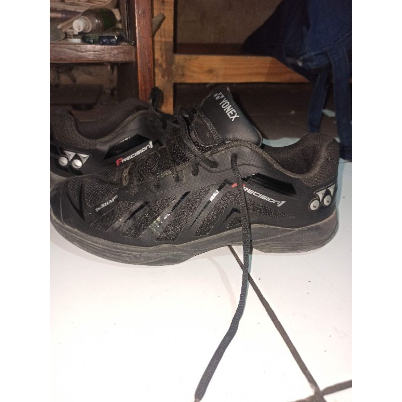 yonex precision 1 (second)