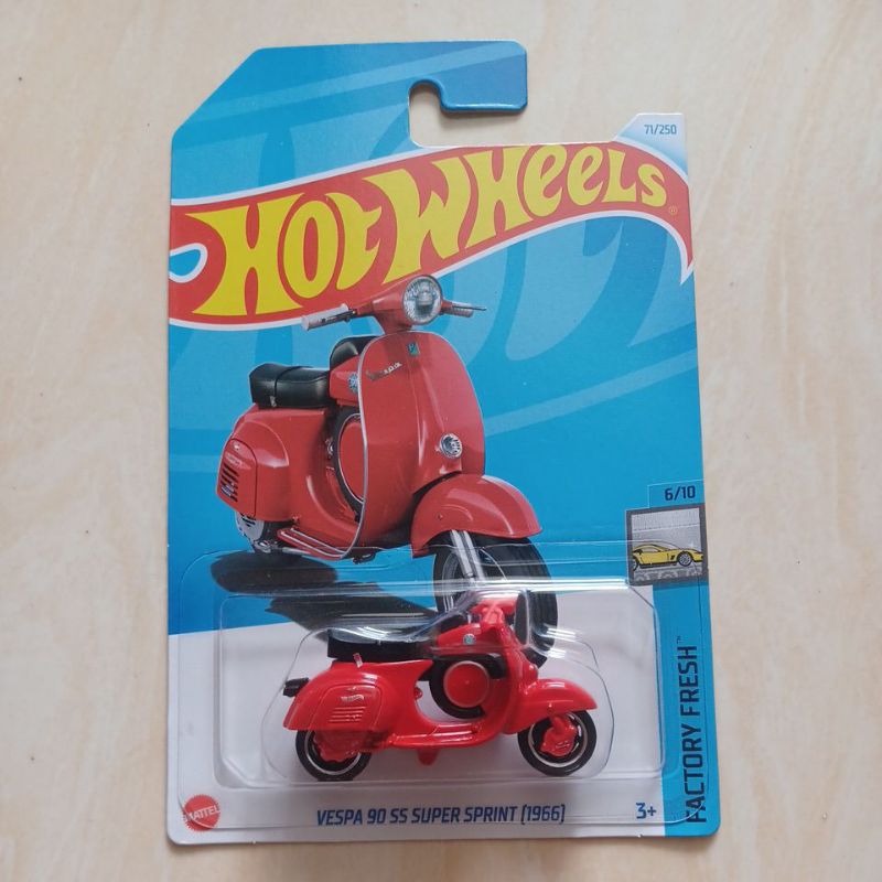 Hotwheels vespa 90ss