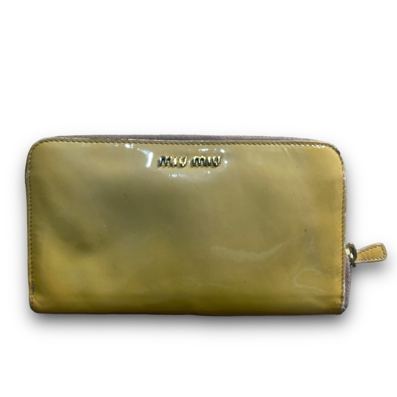 Miu Miu Leather Wallet Zip (Authentic)