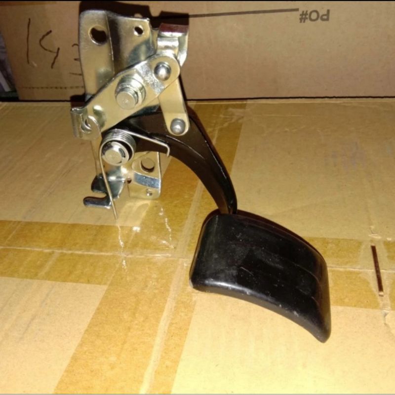 pedal gas mobil suzuki carry futura t120ss