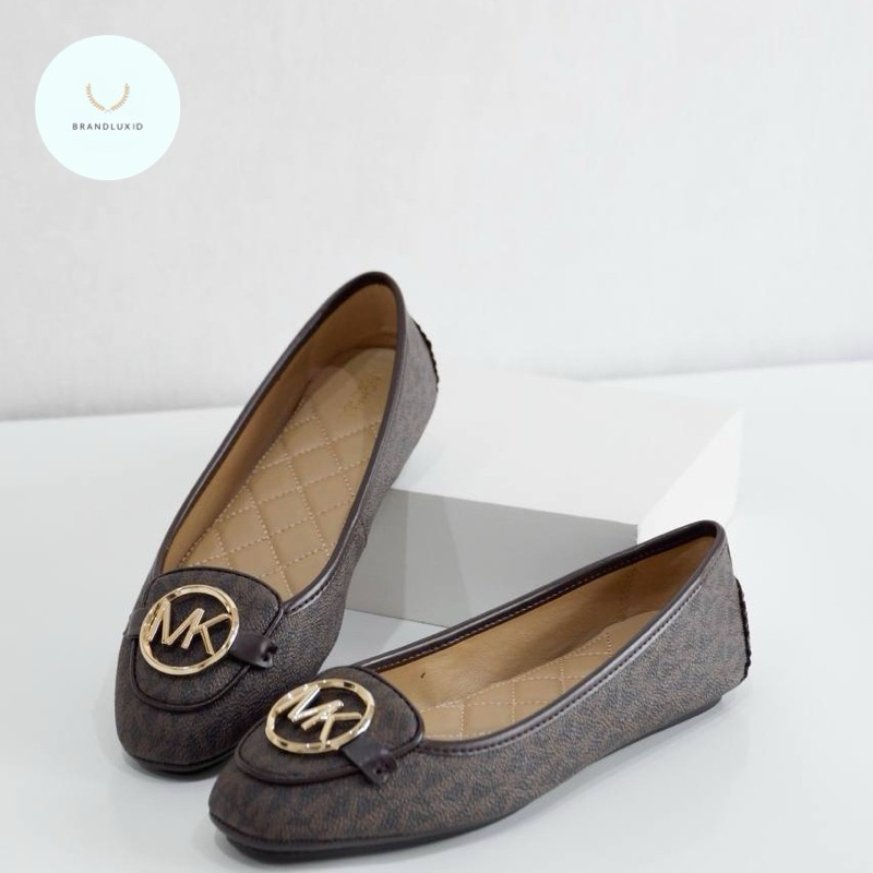 Michael Kors Lillie Moc Moccasin In Sign Brown & Vanilla / Sign Ivory