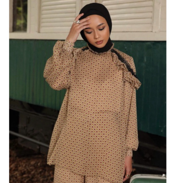 ALEZA x Barli Asmara - Ruth Top Sienna Brown