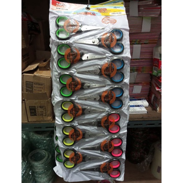 

KODE P7G6 Gunting Kecil Renceng EmigoEmidio 845 1lbr12pcs