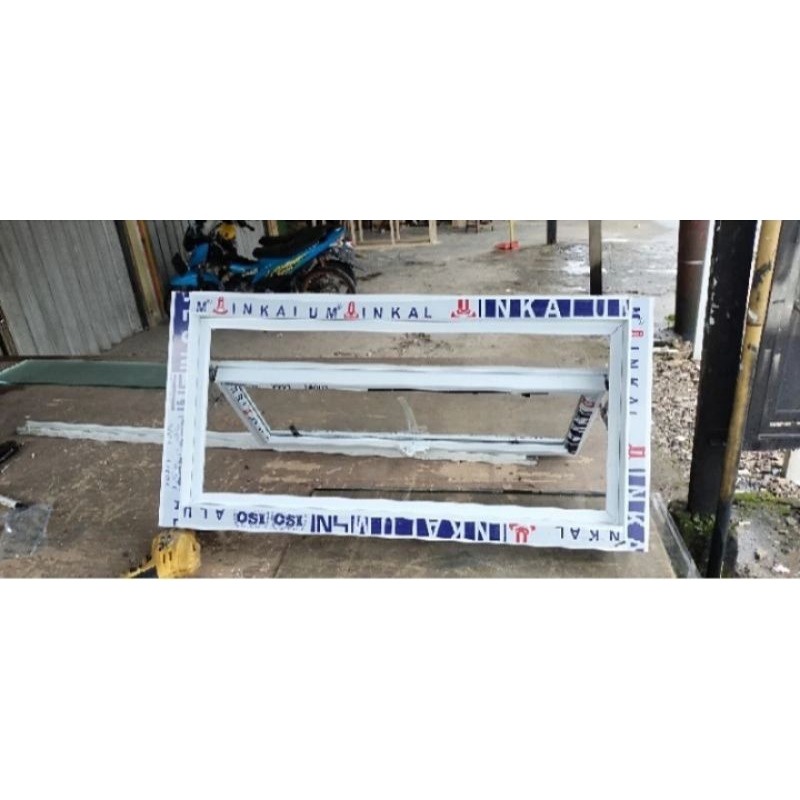 Jendela Casment 40x80 Aluminium Kaca