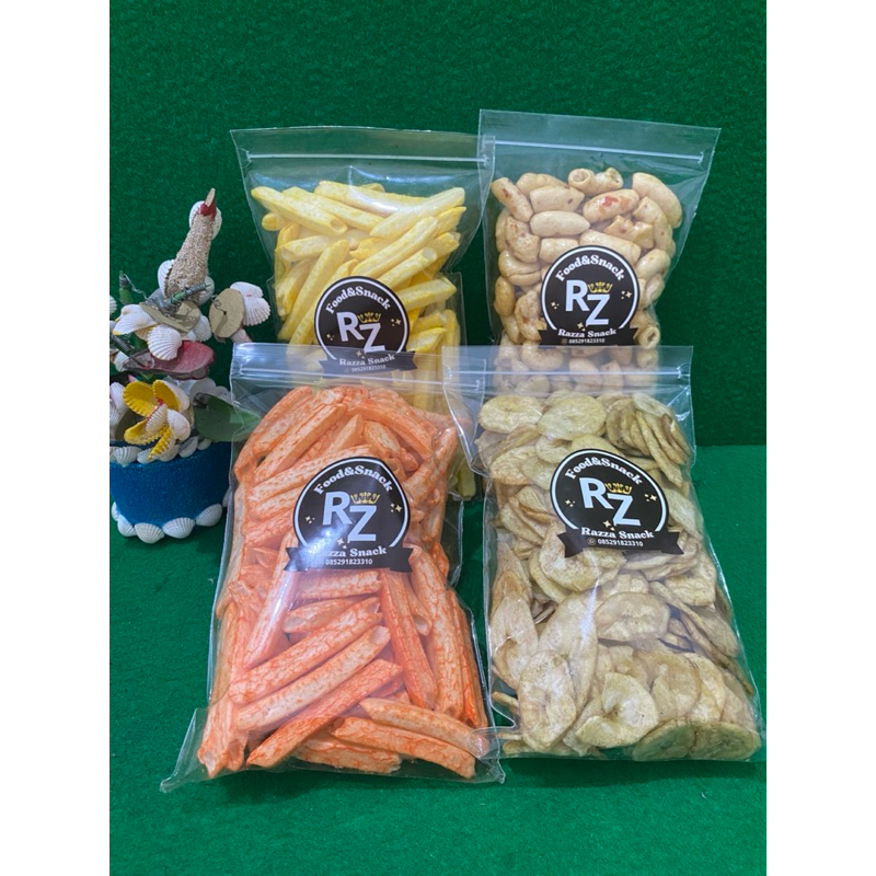 

Paket Hemat 4 Snack Makaroni Rujak Keripik Pisang Original Pitato Jagung Manis Pitato Balado