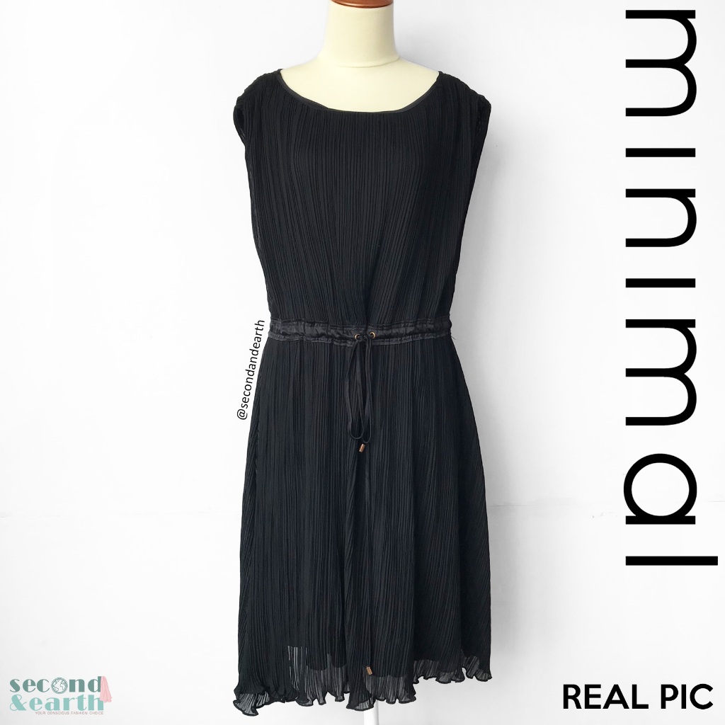 Minimal Midi Dress (L) Terusan Tanpa Lengan Lurus Plisket Hitam Polos Sleeveless Pleats Midi Dress S