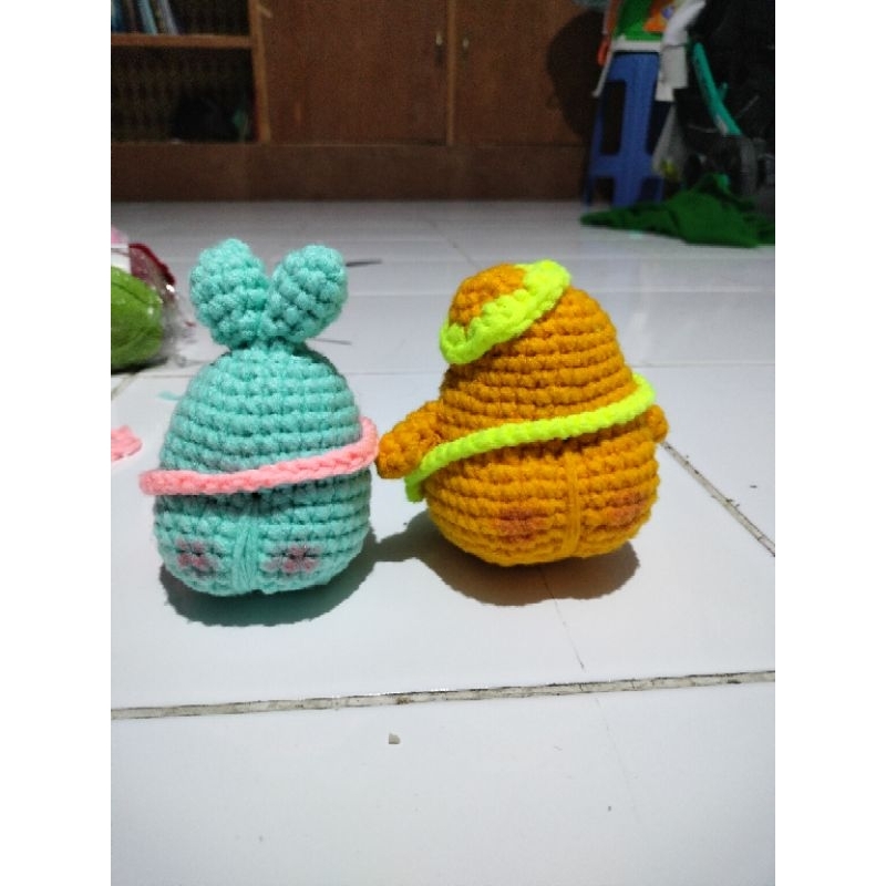 Boneka/gantungan kunci Rajut(crochet)bunny dan cick pantat semok.