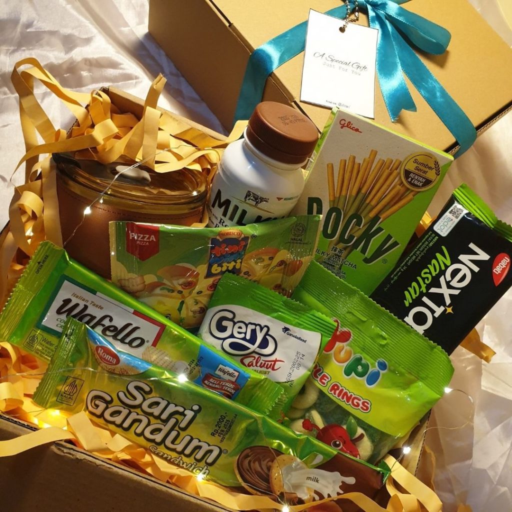 

SNACK BOX Kado Ulang Tahun / Hampers Snack Murah / Buket Snack / Buket Jajan / Kado Ulang Tahun / Hadiah Ulang Tahun / Hadiah
