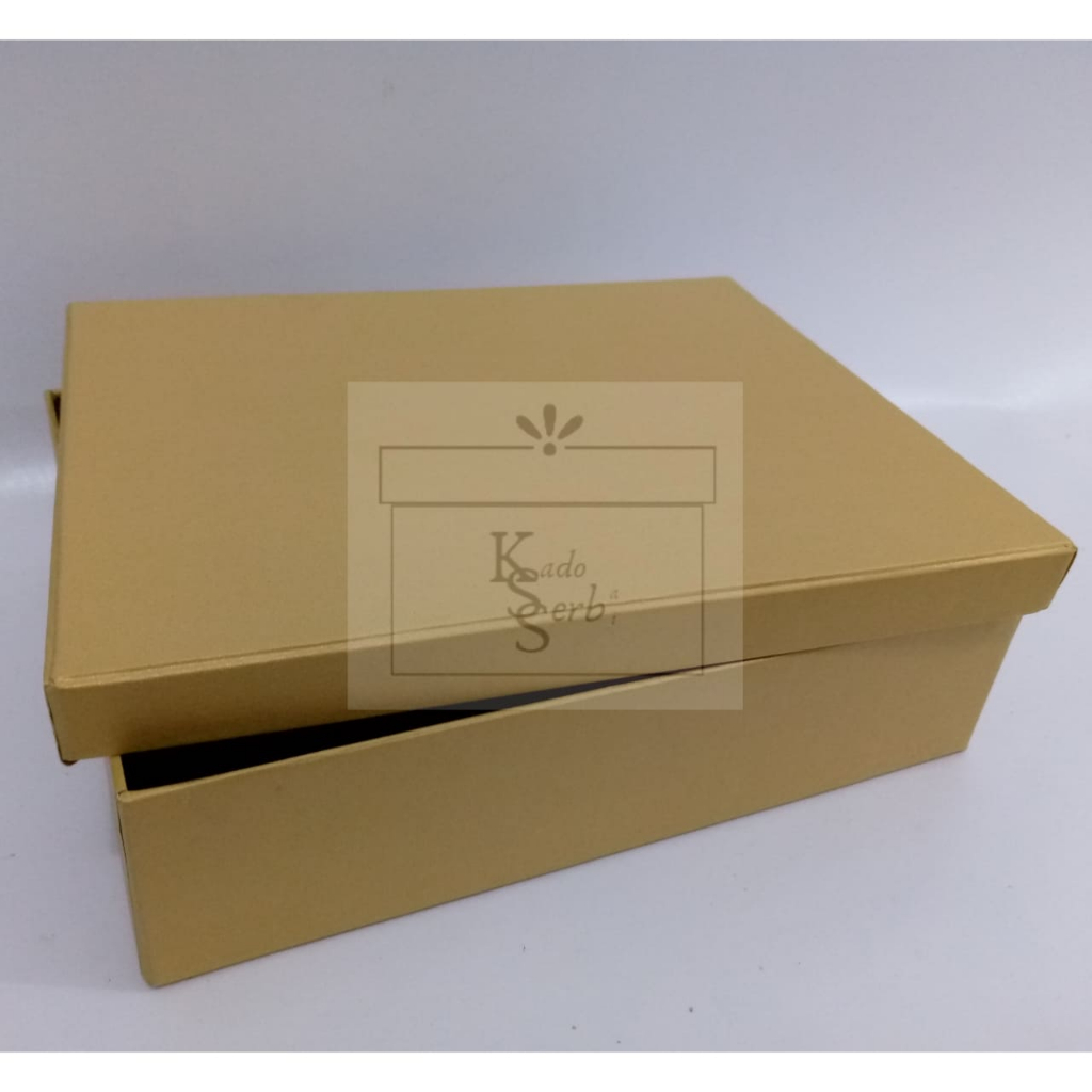 

Hardbox Uk. 35 x 30 x 5 cm Cover Luar Gold I kotak Kado I Kotak Keras I Hampers I Giftbox I Rigid Box