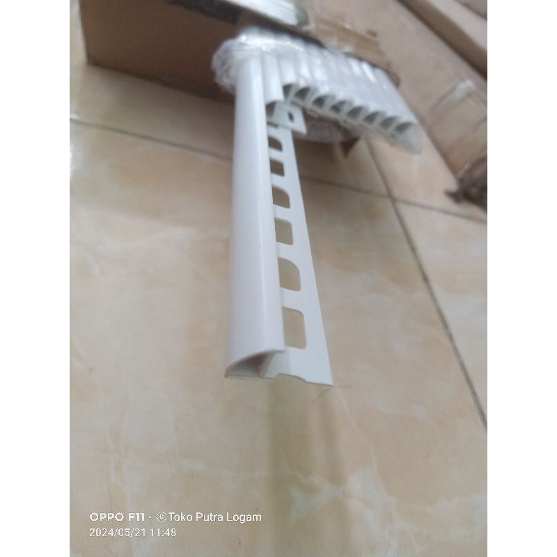 Kuku macan Tile trim PVC UPVC perdus 100 btg