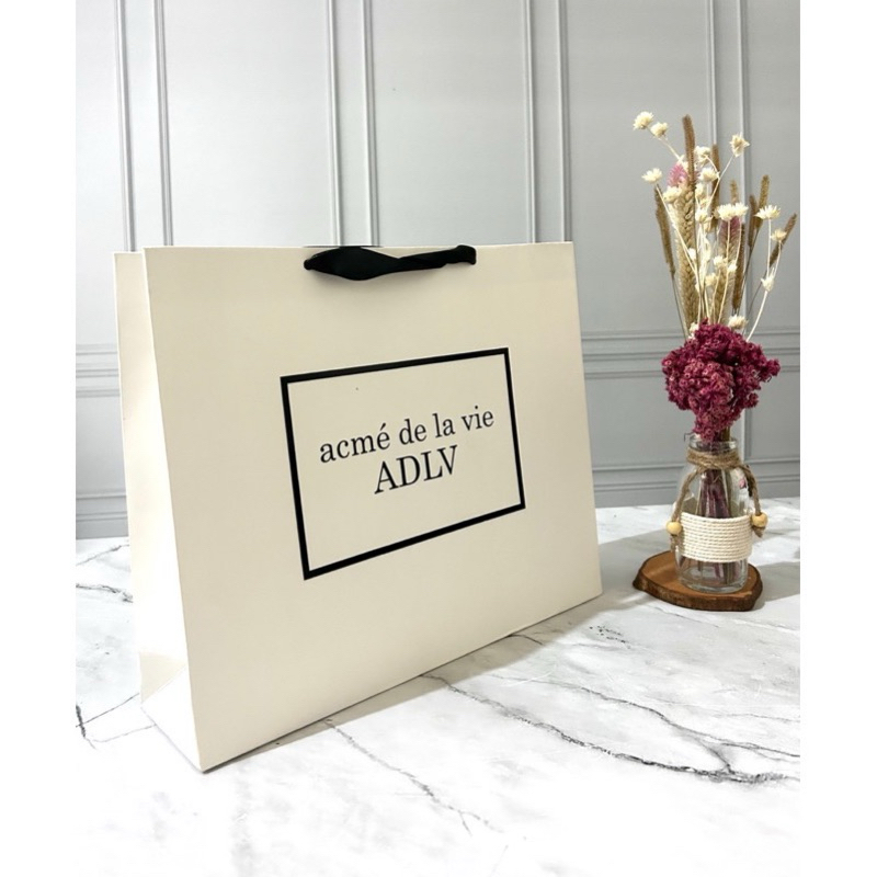 

Paper Bag ADLV Paper Bag Pembungkus Kado