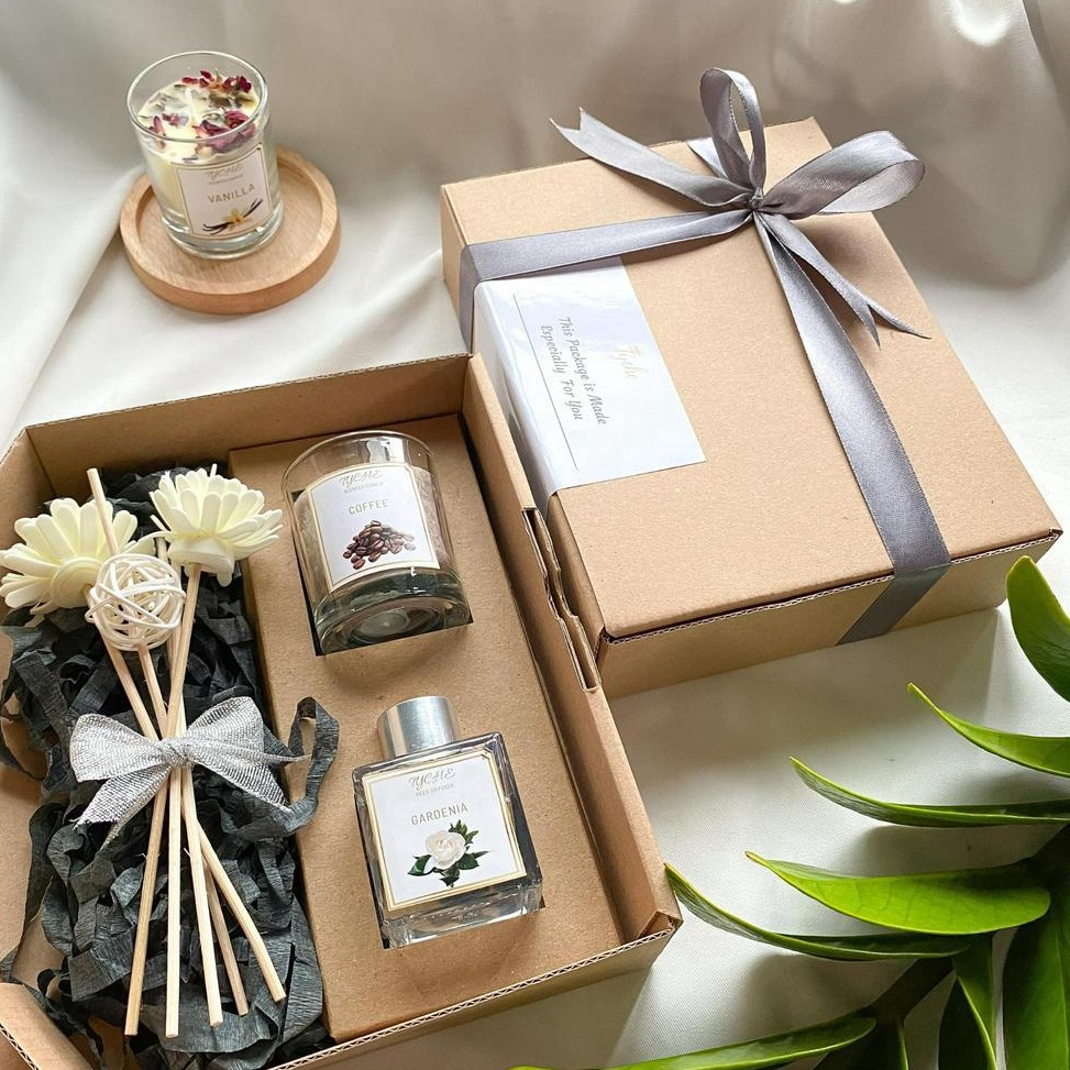 See Here GIFT SET AROMATERI SOUVENIR  LILIN AROMATERAPI  HAMPERS COWOK  HAMPERS HITAM  KADO  GIFT BO