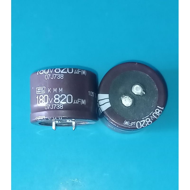 elco 180v 820uf T 2.5cm D 3.5cm