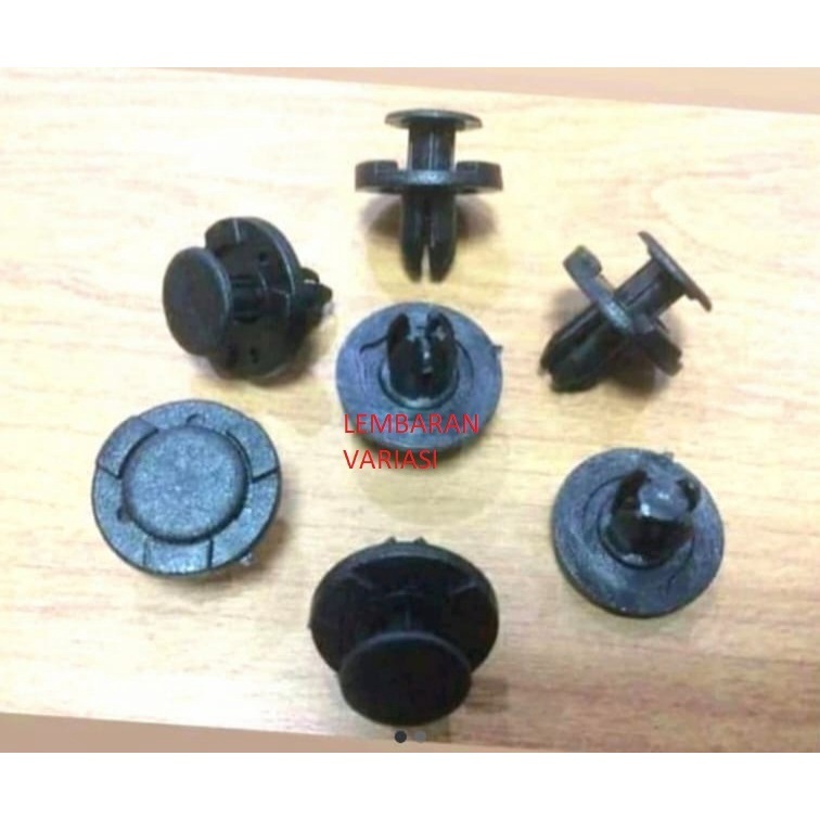 Klip bumper mobil ertiga hitam