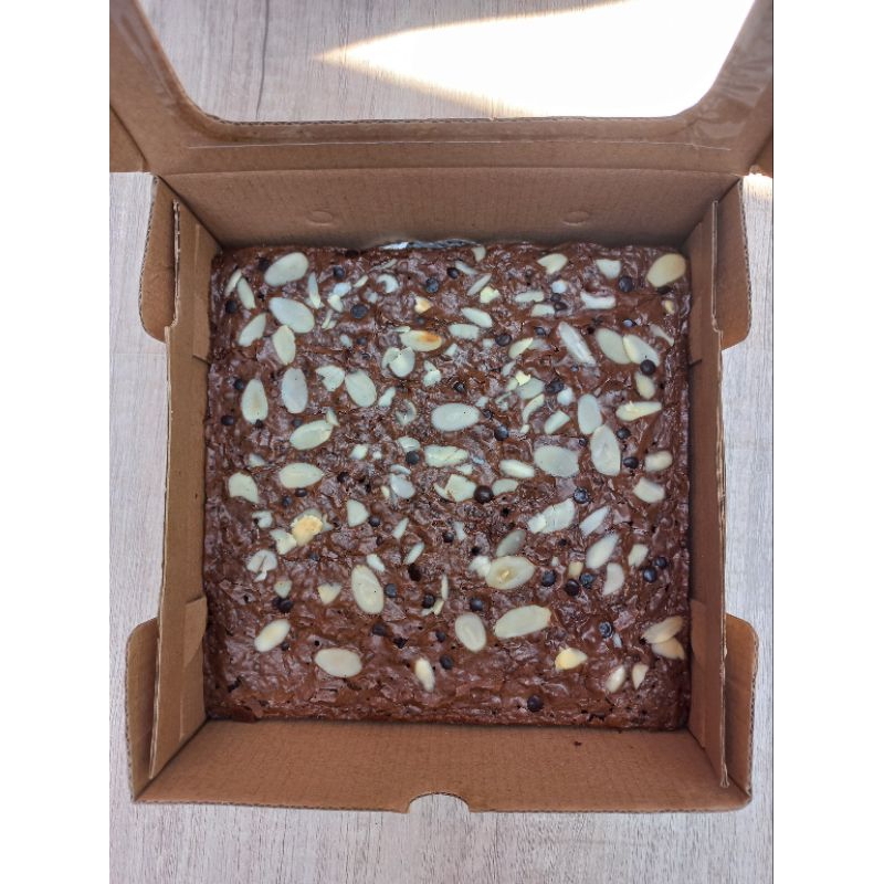 

Brownies Shiny Crust Almond 'n Choco Murah dan Enak (BIG)