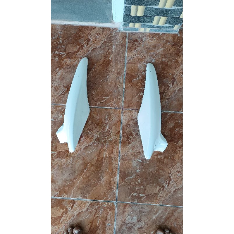 spoiler / ducktail tengah / winglet kanan- kiri toyota corolla liftback ae 92 original