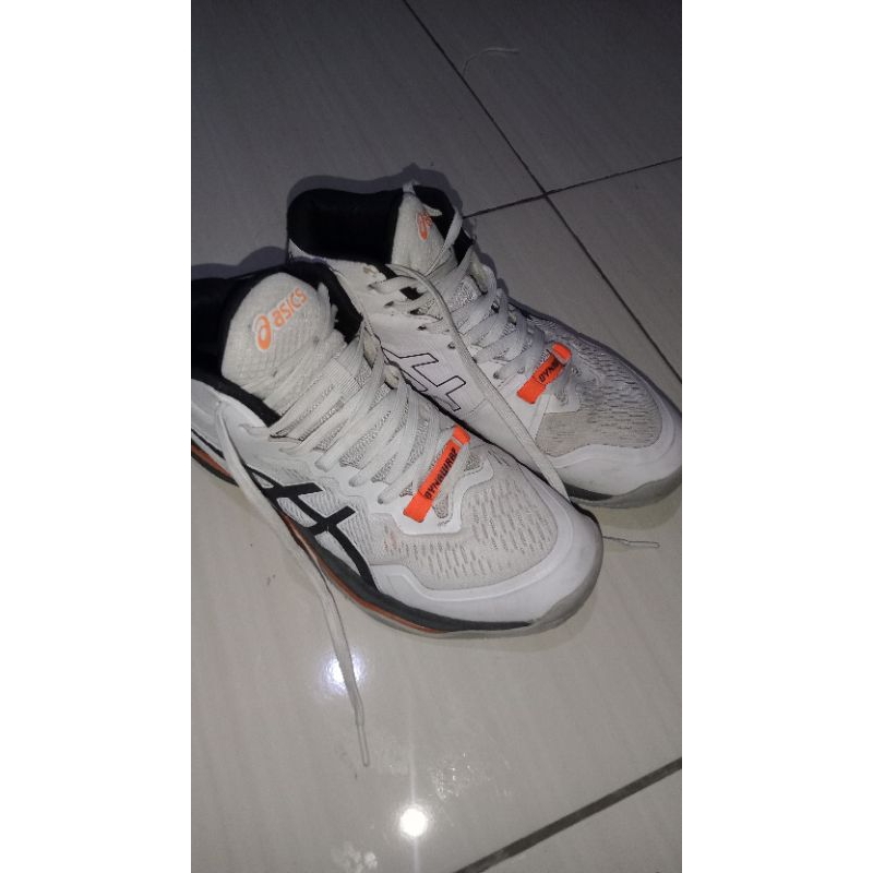 Sepatu Voli Asics second size 41