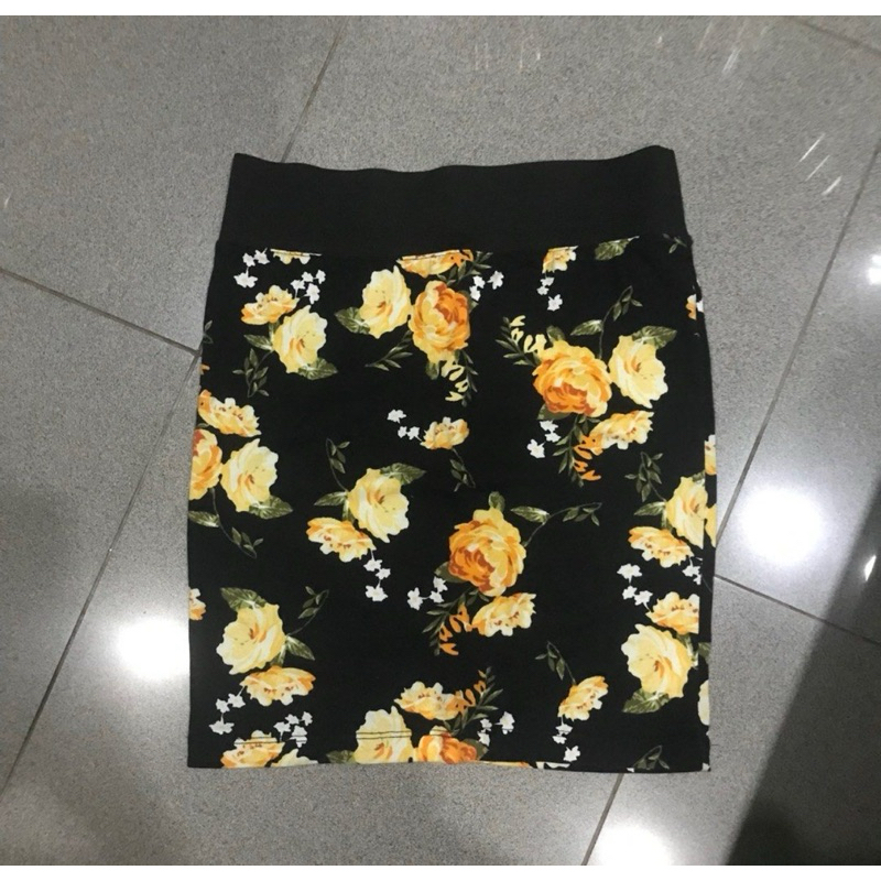 PRELOVED flower skirt rok span