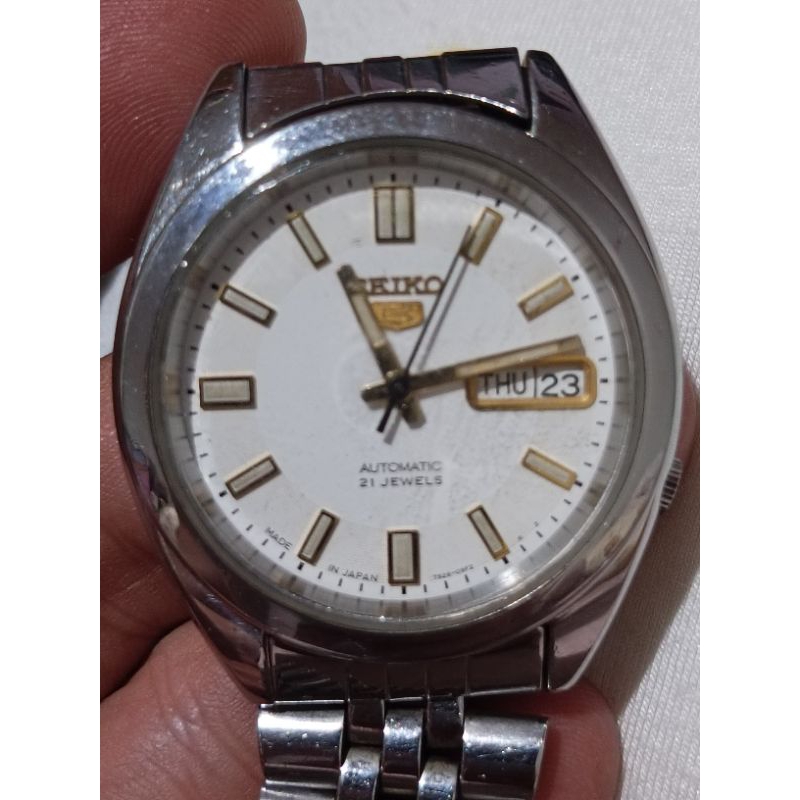 jam Seiko 5 Arabic 7S26A daydata